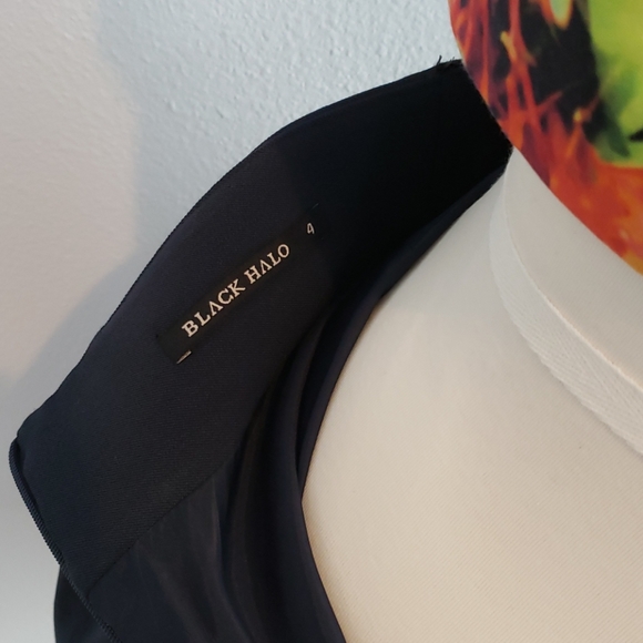 Black Halo Sanibel Two Piece Set Mini Skirt & Top - Picture 7 of 7